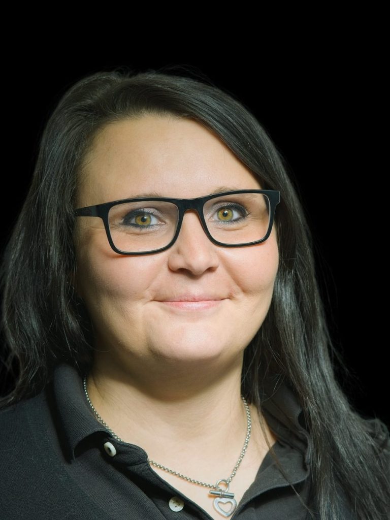 Sandra Weber Sandra Weber, Mitgründerin von konzept M, digitaler Buchhaltungsservice für Selbstständige und KMU.